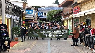 Κύπρος: Πορεία Ελληνοκυπρίων και Τουρκοκυπρίων για την τριμερή στο Βερολίνο