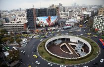 شكلت ساحة ولي عصر في طهران مكاناً لتجمع المحتجين خلال المظاهرات الأخيرة التي شهدتها الجمهورية الإسلامية 