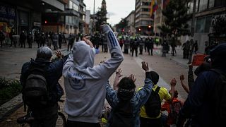 Kolombiya'daki genel grev protestolarında 3 kişi öldü; hükümet diyalog masasına oturmak istiyor