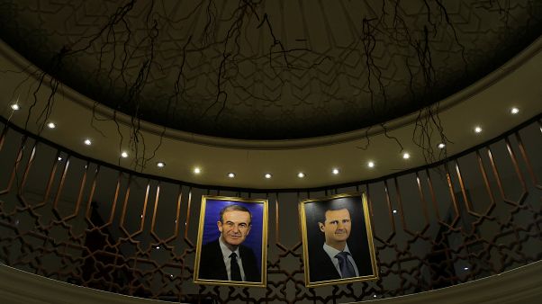 Suriye Devlet Başkanı Beşar Esad ve babası Hafız Esad Suriye Devlet Başkanı Beşar Esad ve babası Hafız Esad