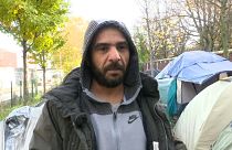 يقول العراقي مشعل الشمري إن الحيوان يعيش أفضل من المهاجرين واللاجئين في المخيم الباريسي