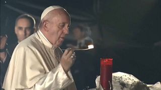 Papst betet in Nagasaki