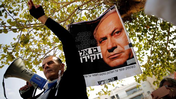 İsrail Başbakanı Binyamin Netanyahu'nun istifasını isteyen protestocu İsrail Başbakanı Binyamin Netanyahu'nun istifasını isteyen protestocu