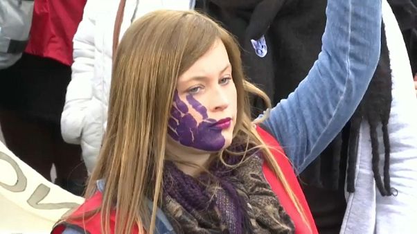 Europa, la violenza sulle donne è trasversale: "Mai fare finta di niente" Europa, la violenza sulle donne è trasversale: "Mai fare finta di niente"