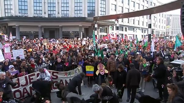 "Она уходит от него, а он её убивает" "Она уходит от него, а он её убивает"