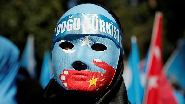 اسنادی مبنی بر «شستشوی مغزی» اویغورها در اردوگاههای چین فاش شد اسنادی مبنی بر «شستشوی مغزی» اویغورها در اردوگاههای چین فاش شد