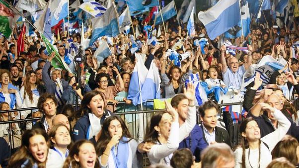 Gli uruguaiani attendono il risultato definitivo: chi sarà il loro nuovo Presidente? Gli uruguaiani attendono il risultato definitivo: chi sarà il loro nuovo Presidente?