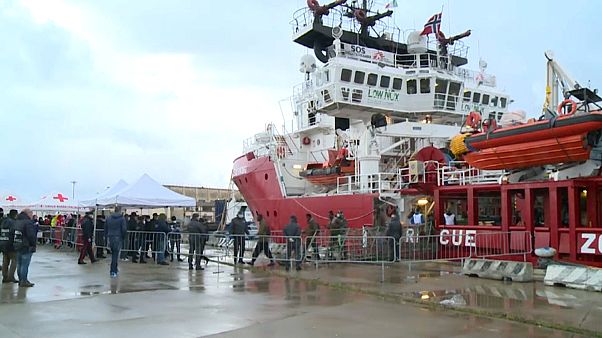 Open Arms e Aita Mari in rotta verso Taranto e Pozzallo, l'Italia apre i porti Open Arms e Aita Mari in rotta verso Taranto e Pozzallo, l'Italia apre i porti
