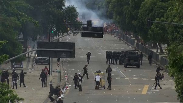 Decenas de heridos en los disturbios de las celebraciones del Flamengo en Río de Janeiro Decenas de heridos en los disturbios de las celebraciones del Flamengo en Río de Janeiro