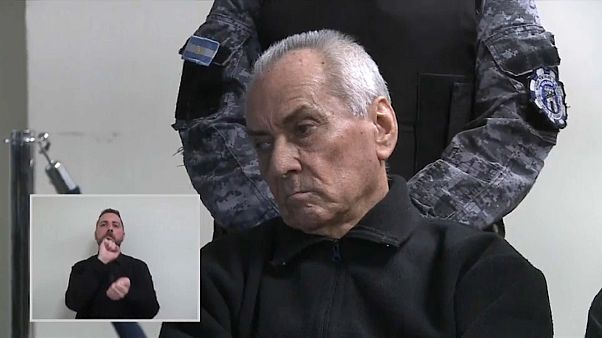 Abusi sessuali, dure condanne a due preti in Argentina Abusi sessuali, dure condanne a due preti in Argentina