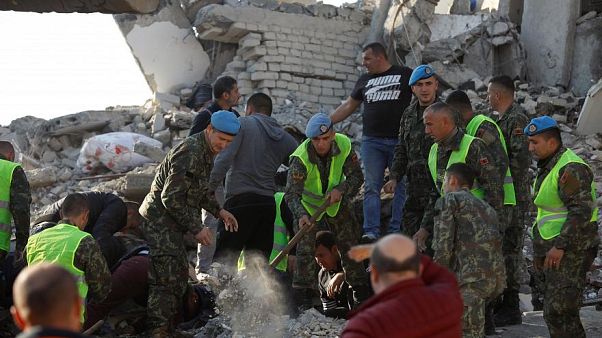 Terremoto in Albania: si temono decine di vittime tra i dispersi, gravi danni a Durazzo Terremoto in Albania: si temono decine di vittime tra i dispersi, gravi danni a Durazzo