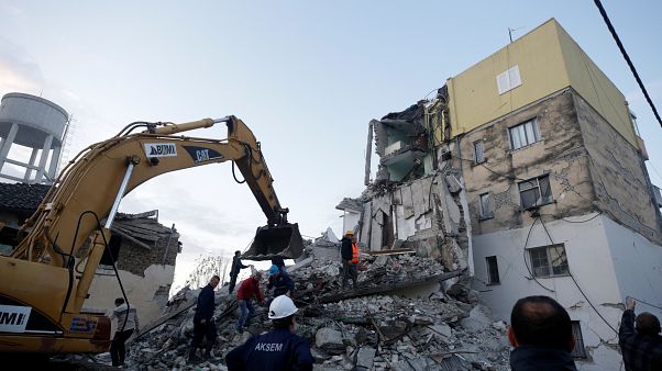 Arnavutluk'ta 6.4 büyüklüğünde deprem Arnavutluk'ta 6.4 büyüklüğünde deprem