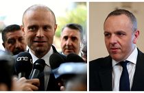 Αριστέρα ο πρωθυπουργός της Μάλτας, Τζόζεφ Μουσκάτ και δεξία ο πρώην προσωπάρχης του πρωθυπουργού της Μάλτας, Κιθ Σέμπρι