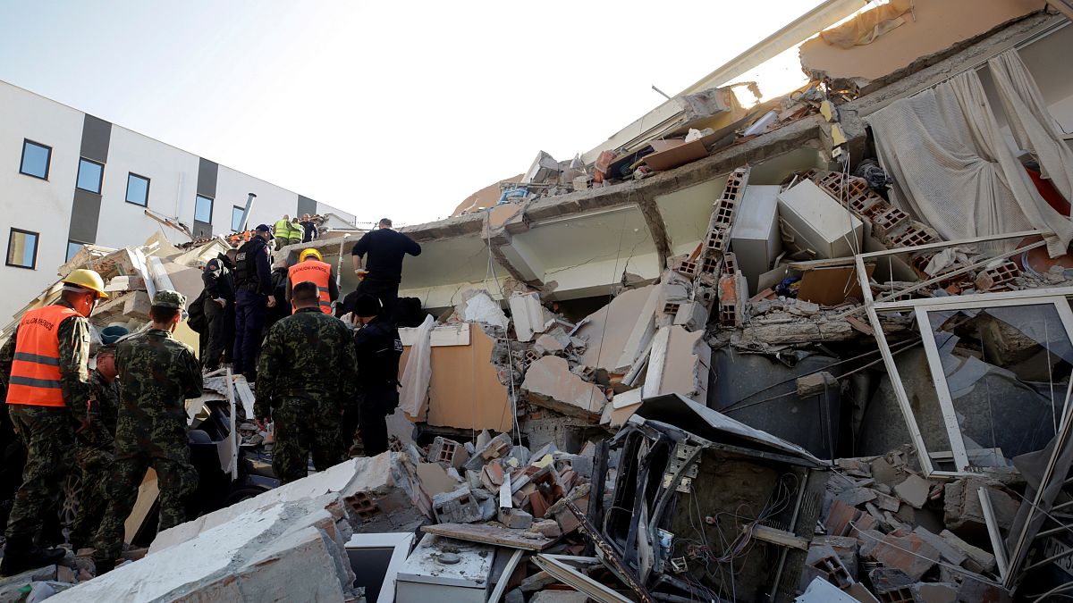 Το euronews μεταδίδει από την σεισμόπληκτη Αλβανία 