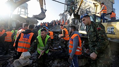آغاز عملیات امداد و نجات زلزله‌زدگان در فقیرترین کشور اروپا