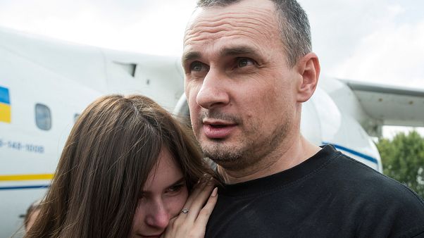 Сенцову официально вручили премию Сахарова Сенцову официально вручили премию Сахарова
