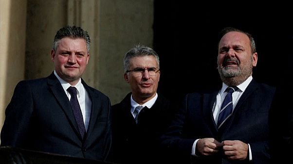 Assassinato de Daphne Caruana Galizia faz baixas no governo maltês Assassinato de Daphne Caruana Galizia faz baixas no governo maltês