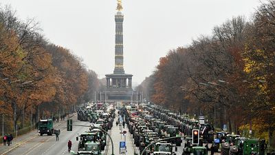 Tízezer német gazda tüntetett Berlinben