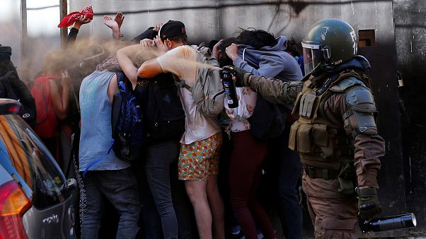 Правозащитники обвиняет полицию Чили Правозащитники обвиняет полицию Чили