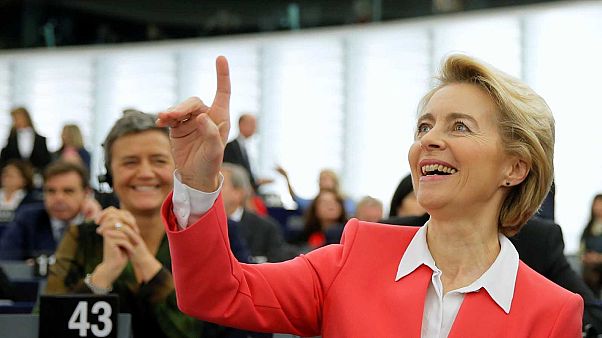 La présidente élue de la Commision Ursula von der Leyen devant les députés européens à Strasbourg, le 27 novembre 2019 La présidente élue de la Commision Ursula von der Leyen devant les députés européens à Strasbourg, le 27 novembre 2019