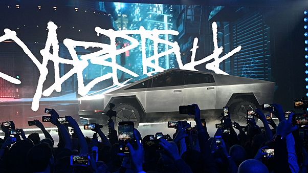 Tesla'nın yeni elektrikli pikap aracı Cybertruck Tesla'nın yeni elektrikli pikap aracı Cybertruck