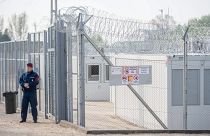 Gyerekzsivaj a magyarországi tranzitzónánál - helyszíni riport Röszkéről