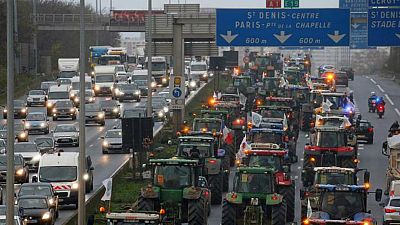 خیابان‌های پاریس جولانگاه تراکتورهای کشاورزان خشمگین شد