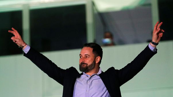 Renuncia la Ejecutiva de Vox en Murcia tras ser la primera fuerza política: "No damos abasto" Renuncia la Ejecutiva de Vox en Murcia tras ser la primera fuerza política: "No damos abasto"