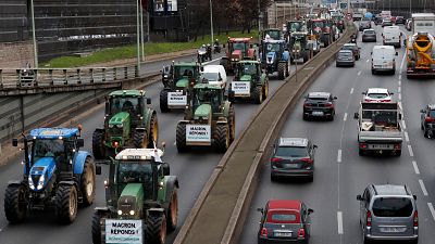 Tractorada en París y bloqueos de autopistas