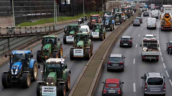 Tractorada en París y bloqueos de autopistas Tractorada en París y bloqueos de autopistas