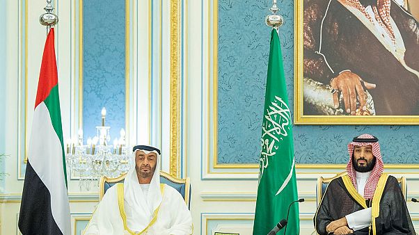 شاهد: محمد بن سلمان في الإمارات والملف اليمني وأرامكو على طاولة النقاش شاهد: محمد بن سلمان في الإمارات والملف اليمني وأرامكو على طاولة النقاش