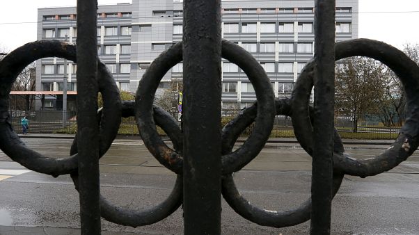 Bandeira russa ou bandeira olímpica, decisão chega esta segunda-feira Bandeira russa ou bandeira olímpica, decisão chega esta segunda-feira