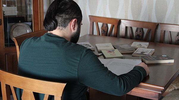 Uyuşturucu kullandı, uyuyamayınca polise başvurdu: 'Bağımlı olmaktan kurtuldum' Uyuşturucu kullandı, uyuyamayınca polise başvurdu: 'Bağımlı olmaktan kurtuldum'