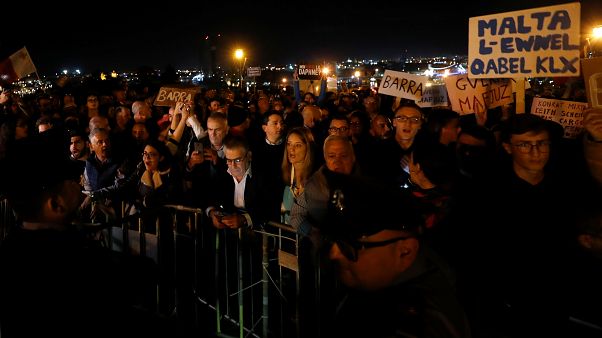 Malta, migliaia protestano in parlamento per il delitto Galizia Malta, migliaia protestano in parlamento per il delitto Galizia