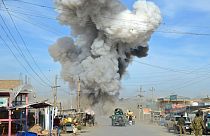 بر اثر انفجار بمب کنار جاده‌‌ای در قندوز افغانستان ۱۵ غیرنظامی کشته شدند