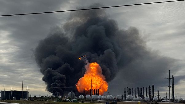 Evacuations après une double explosion au Texas Evacuations après une double explosion au Texas