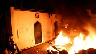  بغداد محکوم کرد: آتش زدن کنسولگری ایران در نجف بازتاب دهنده موضع ما نیست