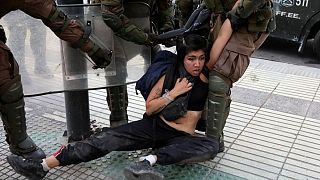 هشدار نمایندگان شیلی به غارت و خشونت در کشور؛ دموکراسی ۳۰ ساله در خطر است