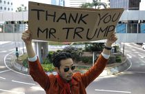 ABD Başkanı Donald Trump'a teşekkür eden Hong Konglu bir gösterici