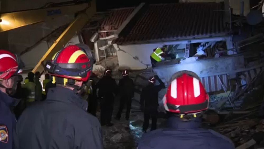 Séisme en Albanie : le bilan s'alourdit, les recherches de survivants se poursuivent