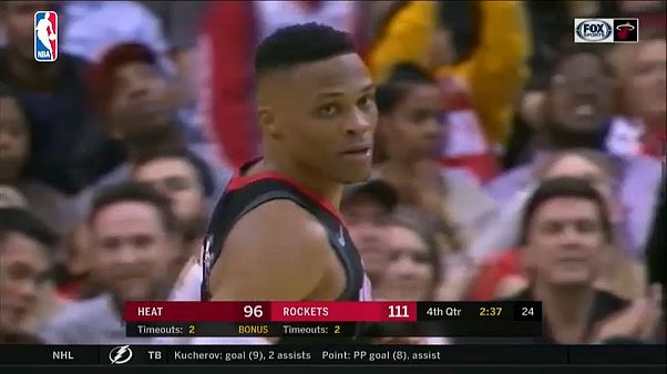 NBA: Houston supera Miami, Harden fa 34 punti NBA: Houston supera Miami, Harden fa 34 punti