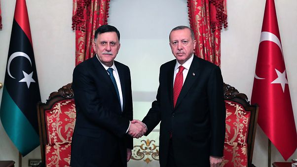 Ο πρόεδρος της Τουρκίας Ταγίπ Ερντογάν και ο “Πρόεδρος του Προεδρικού Συμβουλίου της Λιβύης" Φαγιέζ Αλ Σαράζ Ο πρόεδρος της Τουρκίας Ταγίπ Ερντογάν και ο “Πρόεδρος του Προεδρικού Συμβουλίου της Λιβύης" Φαγιέζ Αλ Σαράζ