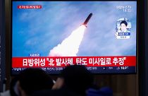 Coreia do Norte lança mísseis