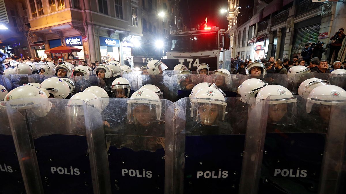 قوات مكافحة الشغب في إسطنبول التركية 