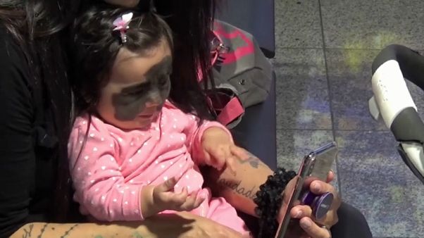 Tratamiento ruso para que Luna deje de ser la 'bebé Batman' Tratamiento ruso para que Luna deje de ser la 'bebé Batman'