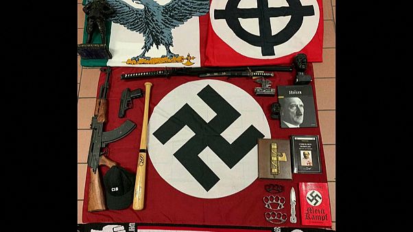 İtalyan polisi yeni bir Nazi partisi kurma hazırlığındaki bir grubu dev operasyonla ortaya çıkardı İtalyan polisi yeni bir Nazi partisi kurma hazırlığındaki bir grubu dev operasyonla ortaya çıkardı