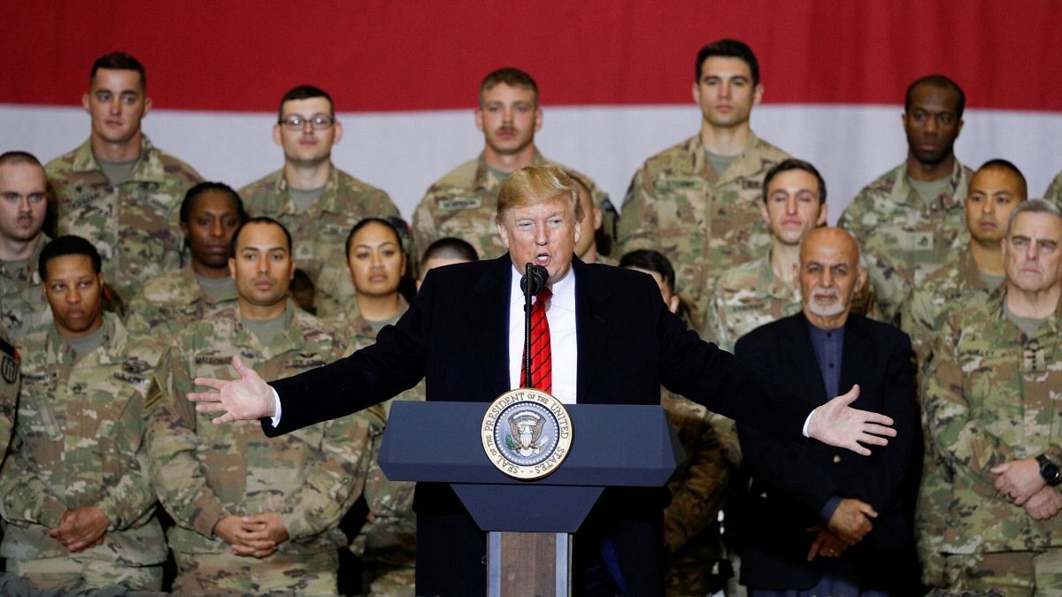 ترامپ در دیدار سرزده از افغانستان: نیروهایمان را کاهش می‌دهیم