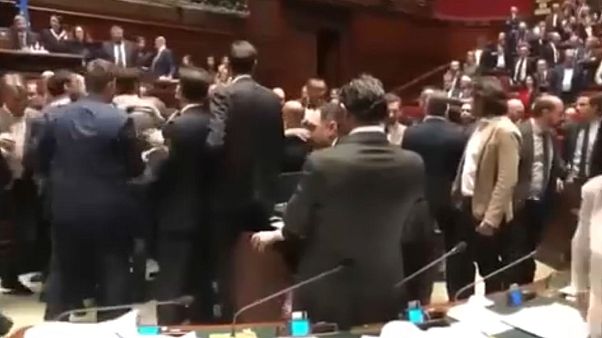 MES ad alta tensione: scontro tra Salvini e Conte MES ad alta tensione: scontro tra Salvini e Conte