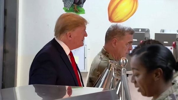 Donald Trump visita a las tropas en Afganistán por Acción de Gracias Donald Trump visita a las tropas en Afganistán por Acción de Gracias