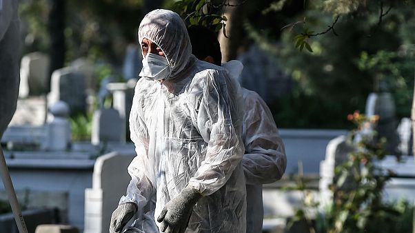 İstanbul Bakırköy'de siyanürden zehirlenen aile, son yolculuklarına uğurlandı İstanbul Bakırköy'de siyanürden zehirlenen aile, son yolculuklarına uğurlandı